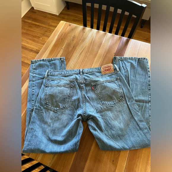 Men’s Relaxed Straight 559 Levi’s Jeans - Picture 5 of 6